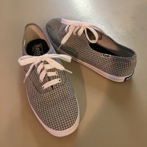 Keds Canvas Shoes 6
